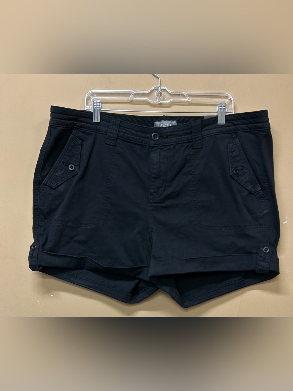 Torrid Black Military Shorts WOMENS 20 Black Cuffed Pockets 3.5 Inch Stretch NWT